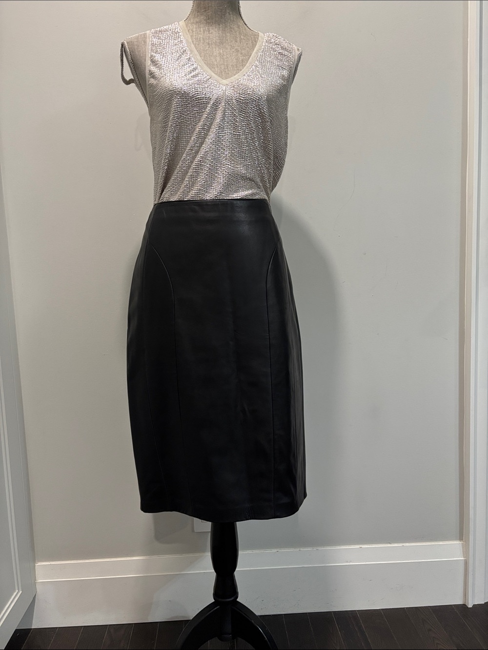 Danier Italian Leather Midi Pencil Skirt Black Size 10 - Picture 3 of 15